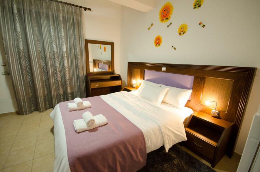 Guesthouse Rodavgi Káto Loutrákion Eksteriør billede