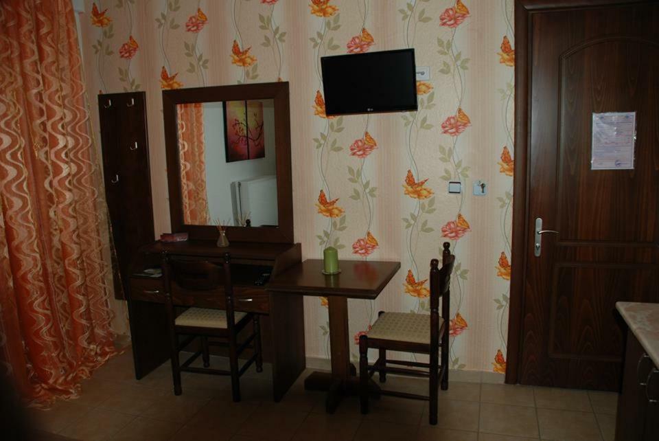 Guesthouse Rodavgi Káto Loutrákion Eksteriør billede